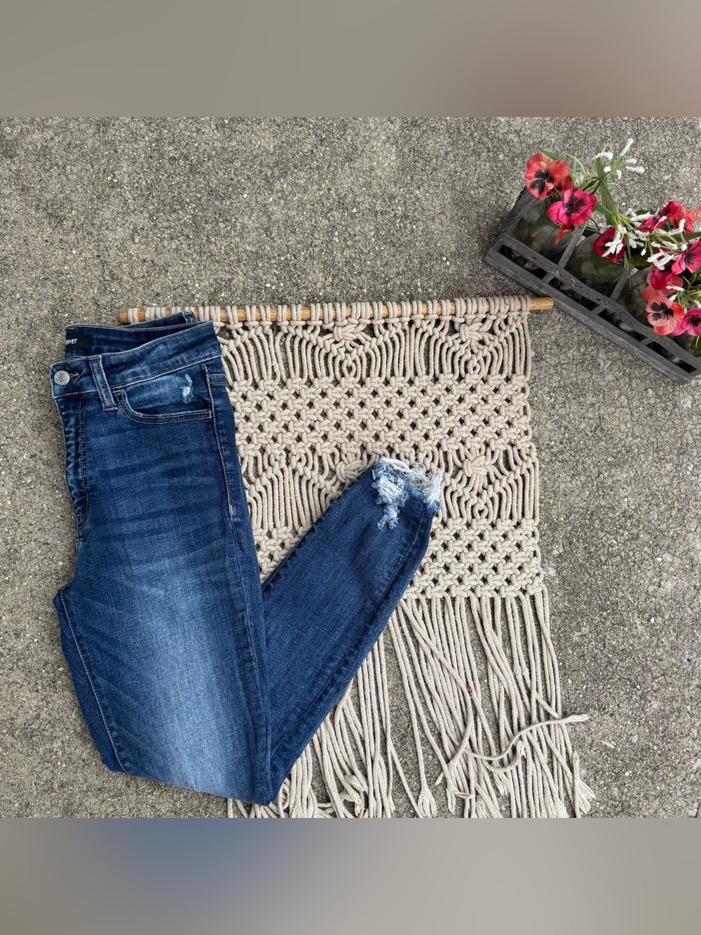Vervet Distressed High Rise Crop Frayed Hem Jeans Size 28